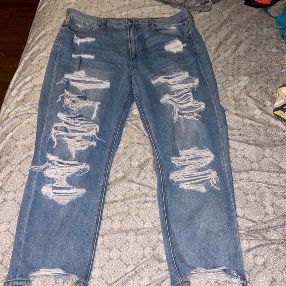 American Eagle Mom Jean